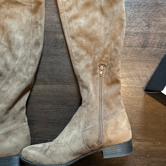 AE Outfitters Over-The-Knee Boot - Picture 7 of 7